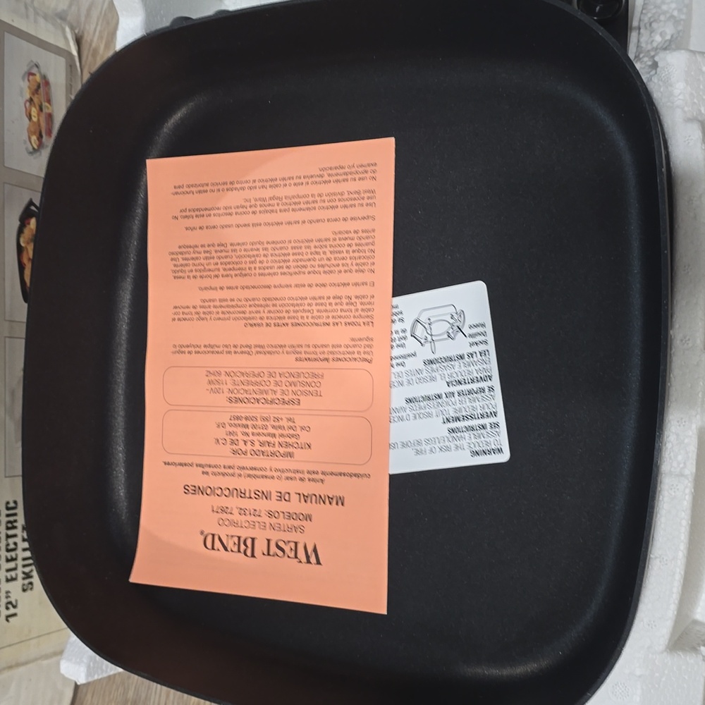 12in Electric Skillet, West Bend Glass Baking Dish with Lid - Picture 3 of 6